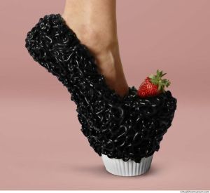 However, I don't think it offers great foot support at the heel. But it has a nice strawberry on top.