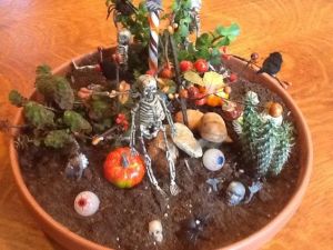 Not sure why they have giant eyeballs here. The skeletons make more sense. Love the cacti.