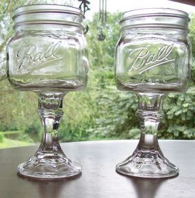 Interesting glasses though not ideal for a dinner party. Still, these are pretty creative.