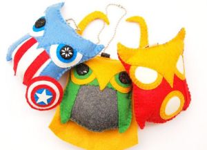 Yes, I have more owl ornaments on here. These are of Captain America, Loki, and Iron man. Still, they're a hoot.