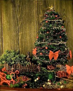 Yeah, it looks similar to some of the previous ones I've shown in this post. Yet, it seems more like something you'd put on a Christmas card.