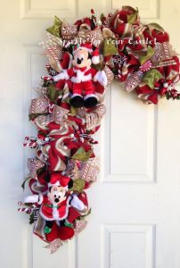 Well, at least it's unique enough to put on my post. Yet, I don't care for Mickey and Minnie much.