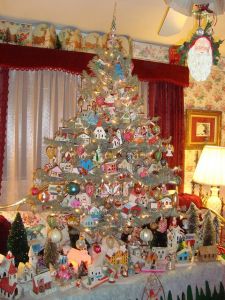 This one has small houses on the tree while bigger homes are on the bottom. At any rate, love this.