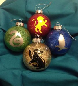 Yes, they have baubles for Hogwarts houses, too. This one is a more simplified image than most.