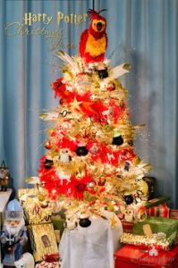 You can imagine that Dumbledore probably has a Christmas tree like this in his office. Or at least he should.