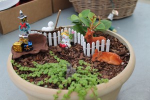 This one includes 2 deer which I know wouldn't be used for Santa's sleigh. It also has a snowman.