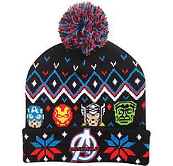 This one has Captain America, Iron Man, Thor, and the Hulk. If it comes with a scarf, keep both pieces assembled.