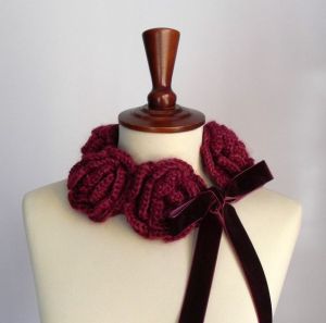 Well, these are magenta roses. But it surely looks quite stylish to say the least.