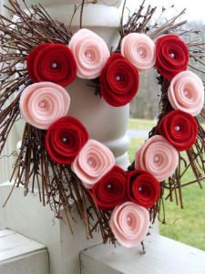 This is especially when the wreath is made from sticks. Seems like I have a lot of wreaths on this post for some reason.