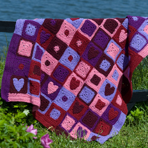 Comes in a great patchwork design with hearts of red, pink, and purple. Love it.