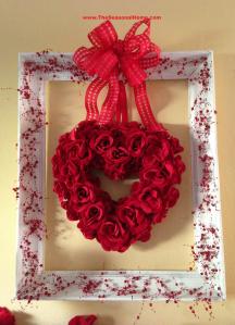 Doesn't hurt if the frame is decorated with berry branches. Still, the roses are beautiful.