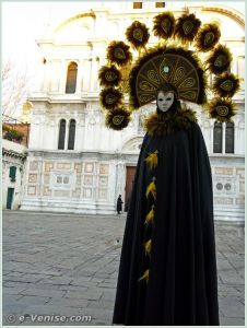 Though I'm not so sure if it goes great with the elaborate headdress. But this guy seems to think so.