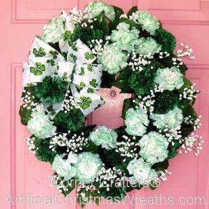 Okay, like I said, green flowers are strange. But since we're talking about Saint Patrick's Day, this is appropriate. Besides, the flowers are fake anyway.