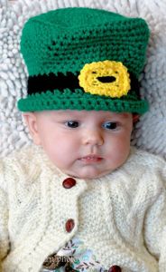 This little leprechaun hat even has a buckle in front. So cute.