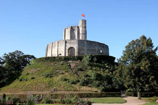 1024px-Chateau-de-Gisors