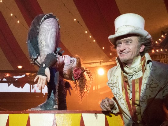 series-unfortunate-events-carnivorous-carnival-olaf-contortionist.png