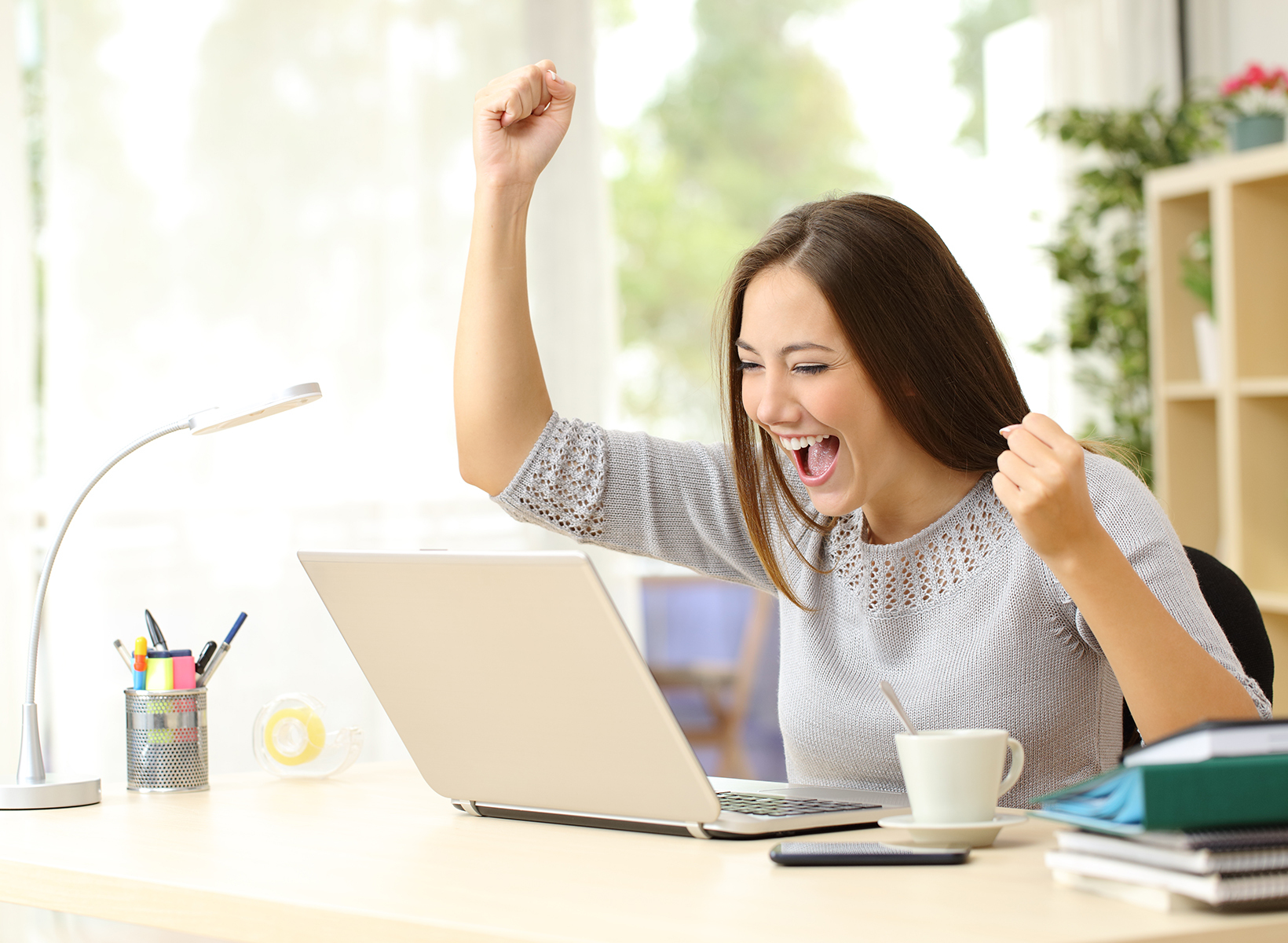 antonio-guillem-girl-winning-good-news-stock-photography