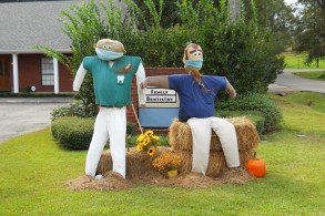 Dentist1Scarecrows