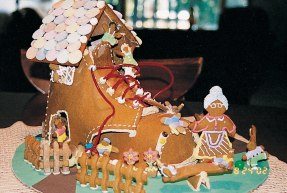 54feeb89850c9-1202-gingerbread-house-benjamin-xl