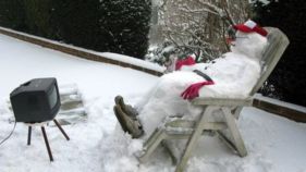 _65483420_snowmans_farewell