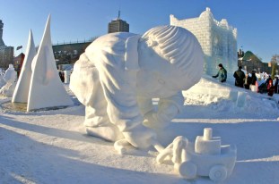 Snow_sculpture