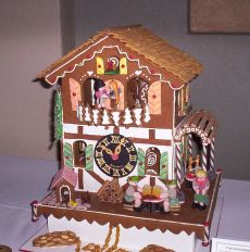 Gingerbread_house_with_clock