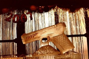 oo7gunIceScultpture