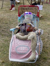 Meyrals_Ã©pouvantails_2017_(26)