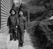 creepy-vintage-halloween-costumes-boys