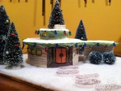 round-mid-century-putz-house-500x373