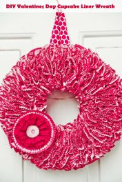 DIY-Valentines-Day-Cupcake-Liner-Wreath