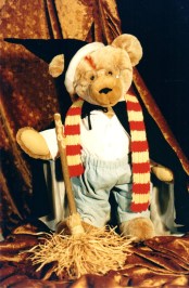 this-year-s-bowen-island-museum-pair-with-a-bear-exhibit-honours-a-dedicated-volunteer-3