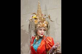 Easter-Parade-and-Bonnet-Festival-Midtown-Manhattan-NYC-portraits-photo-Elizabeth-Bick-S6A5967_900_600_70_c1