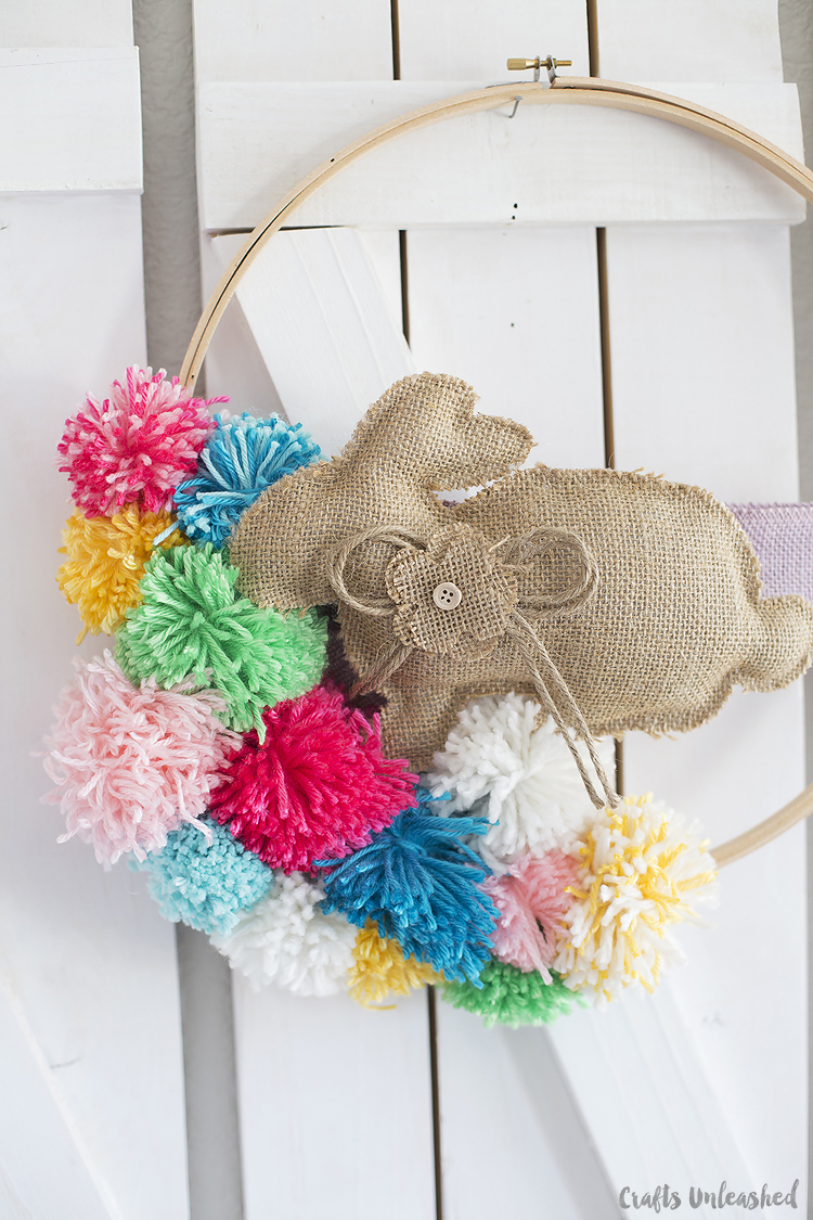 Easy-Pom-Pom-Bunny-Wreath-1