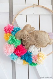 Easy-Pom-Pom-Bunny-Wreath-1